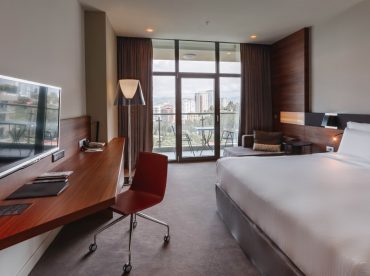 executive-room-with-city-view